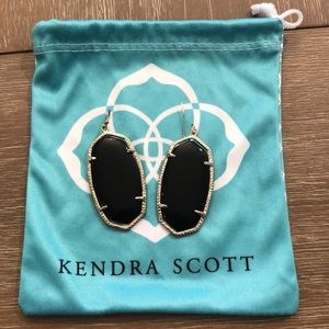 Black Kendra Scott Daniele earrings